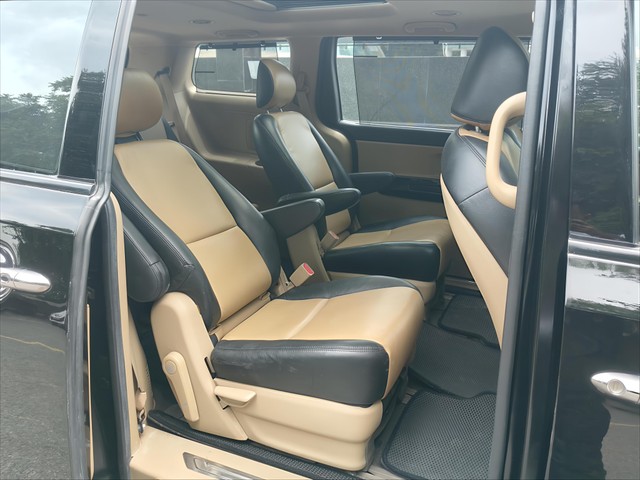 Second-hand 2020 Kia Carnival Prestige for sale in New Delhi-18
