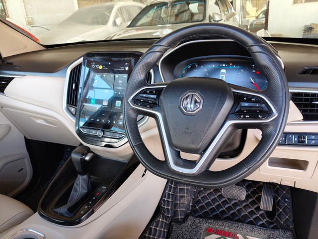 Second-hand 2021 MG Hector Sharp CVT for sale in Bangalore-14