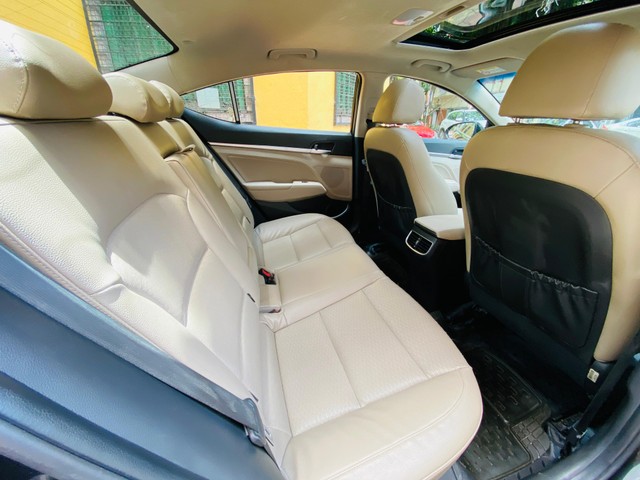 Second-hand 2019 Hyundai Elantra 1.6 SX Option AT for sale in Kolkata-2