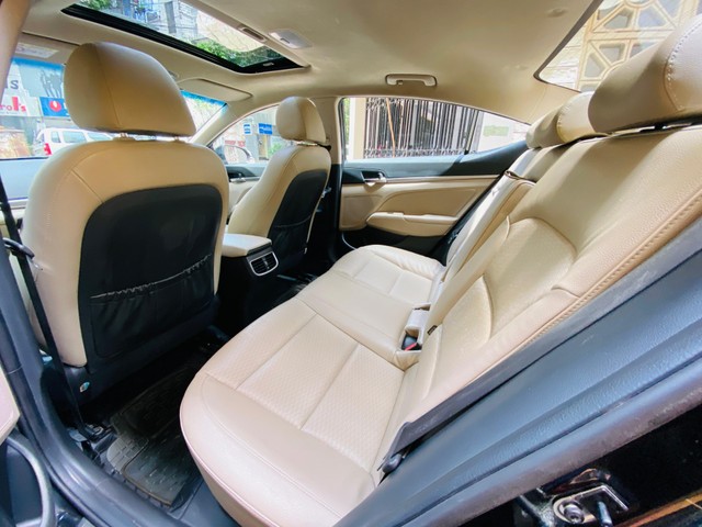 Second-hand 2019 Hyundai Elantra 1.6 SX Option AT for sale in Kolkata-9