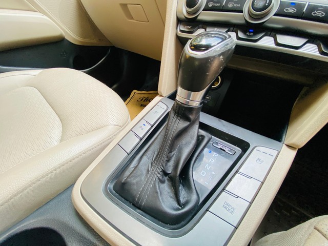 Second-hand 2019 Hyundai Elantra 1.6 SX Option AT for sale in Kolkata-3