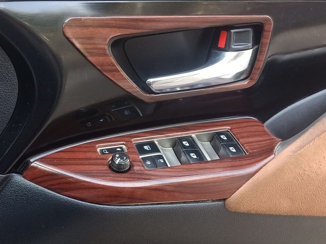 Second-hand 2018 Toyota Innova Crysta 2.8 ZX AT BSIV for sale in New Delhi-16