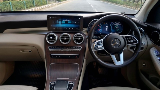 Second-hand 2021 Mercedes-Benz GLC 220d 4MATIC for sale in New Delhi-7