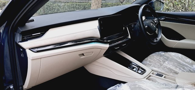 Second-hand 2021 Skoda Octavia Style for sale in New Delhi-14