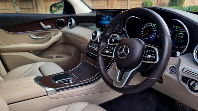 Second-hand 2021 Mercedes-Benz GLC 220d 4MATIC for sale in New Delhi-8