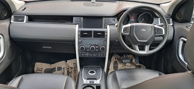 Second-hand 2018 Land Rover Discovery HSE 3.0 TD6 for sale in New Delhi-8