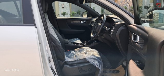 Second-hand 2021 Volvo XC40 T4 R-Design for sale in New Delhi-6