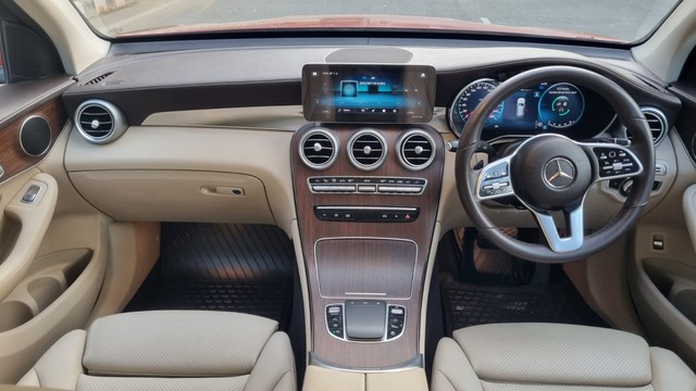 Second-hand 2021 Mercedes-Benz GLC 220d 4MATIC for sale in New Delhi-9