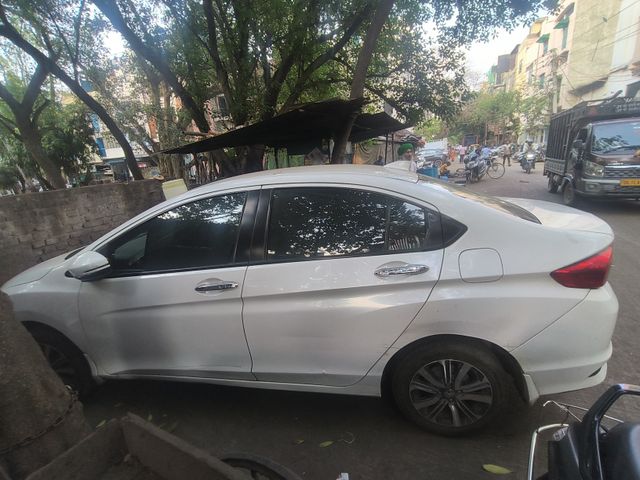 Honda City i VTEC V Second-hand 2017 Honda City i VTEC V for sale in New Delhi