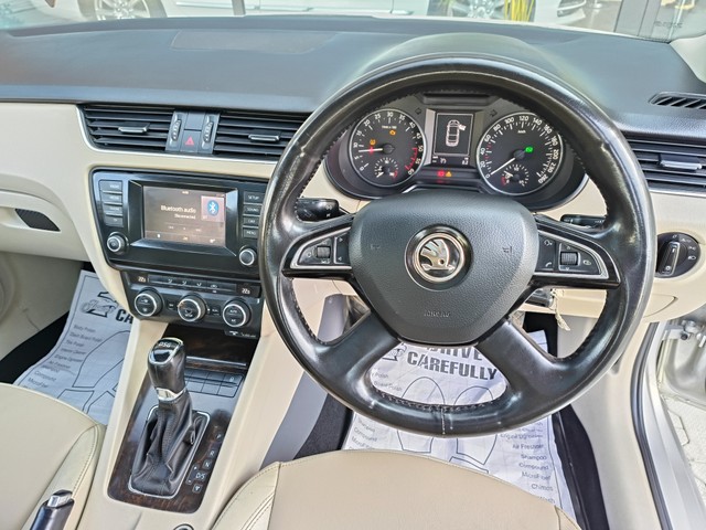 Second-hand 2014 Skoda Octavia Elegance 2.0 TDI AT for sale in Ludhiana-10