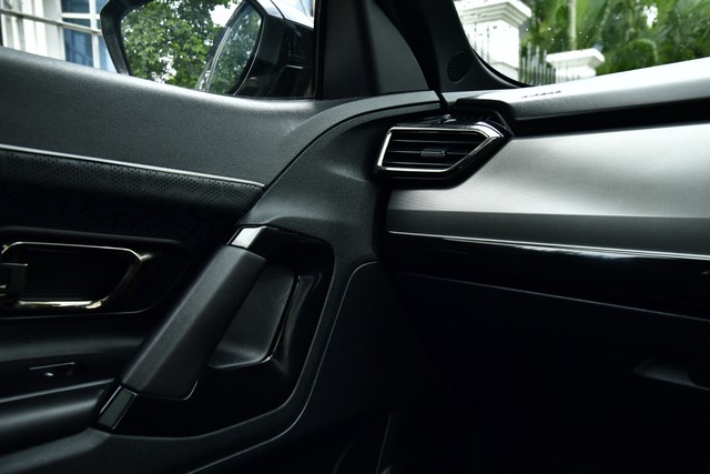 Second-hand 2022 Tata Harrier XZA Plus AT BSVI for sale in Kolkata-17