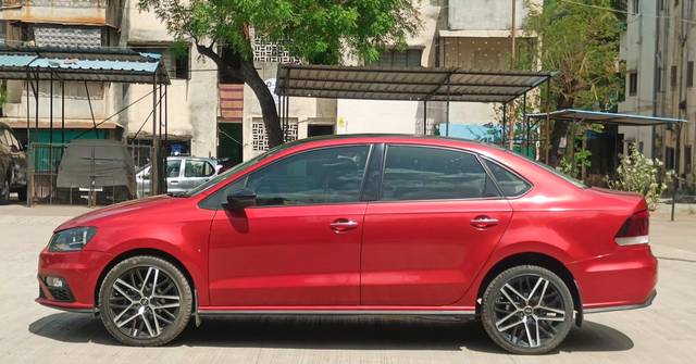 https://images10.gaadi.com/usedcar_image/UKQ1.230924.001/original/11a3c53c-8c04-479a-89f3-89c610566d5d.jpg?imwidth=6402