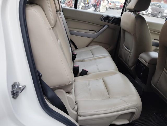 Ford Endeavour 3.2 Titanium AT 4X4 Second-hand 2016 Ford Endeavour 3.2 Titanium AT 4X4 for sale in New Delhi-8