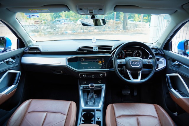 Second-hand 2023 Audi Q3 Sportback 40TFSI Quattro for sale in Kolkata-8