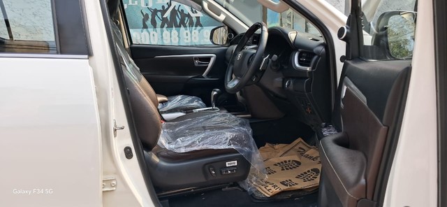 Second-hand 2018 Toyota Fortuner 2.8 2WD AT BSIV for sale in New Delhi-16