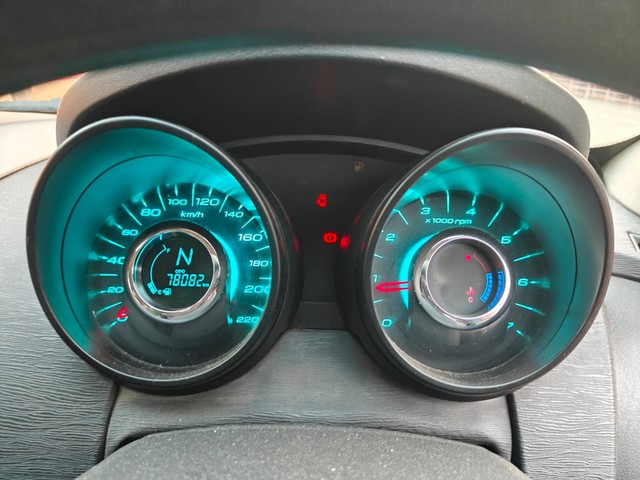 Second-hand 2016 Mahindra XUV500 W4 for sale in Pune-6