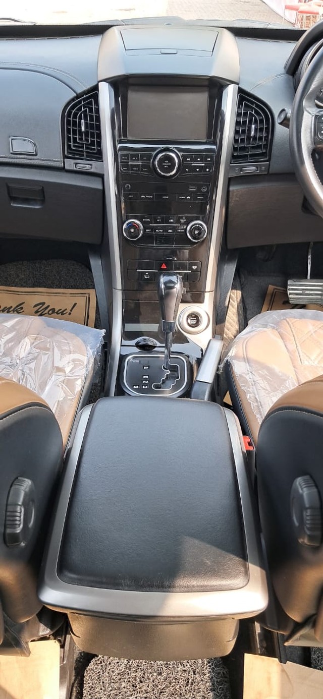 Second-hand 2019 Mahindra XUV500 W11 AT BSIV for sale in New Delhi-14