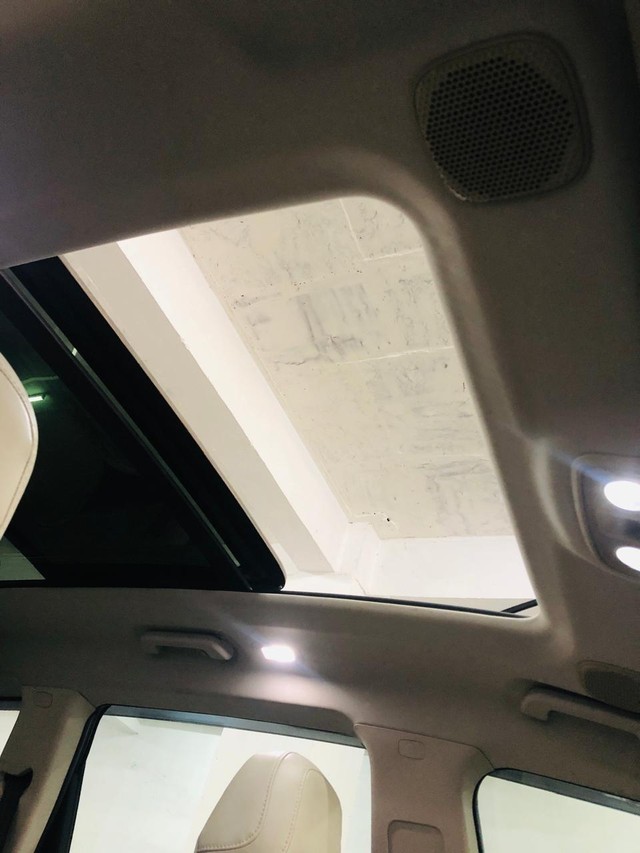 Second-hand 2022 Mahindra XUV700 AX7 Diesel AT BSVI for sale in New Delhi-11