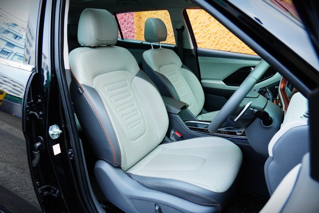 Second-hand 2024 Hyundai Creta SX (O) iVT for sale in Kolkata-5