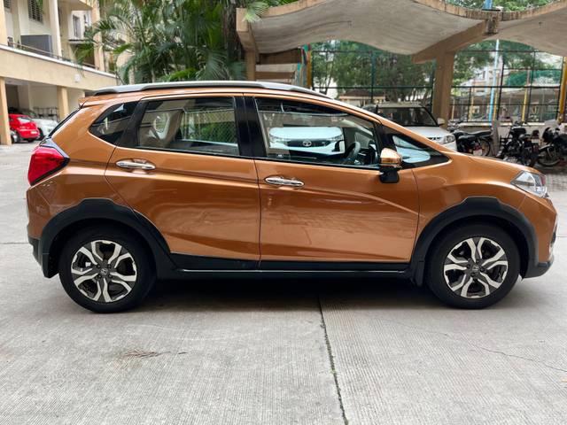 https://images10.gaadi.com/usedcar_image/UKQ1.230924.001/original/1f020610-d097-4e3c-97a4-3b204e2686c3.jpg?imwidth=6401