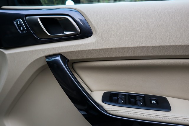 Second-hand 2021 Ford Endeavour Titanium Plus 4X4 AT for sale in New Delhi-12