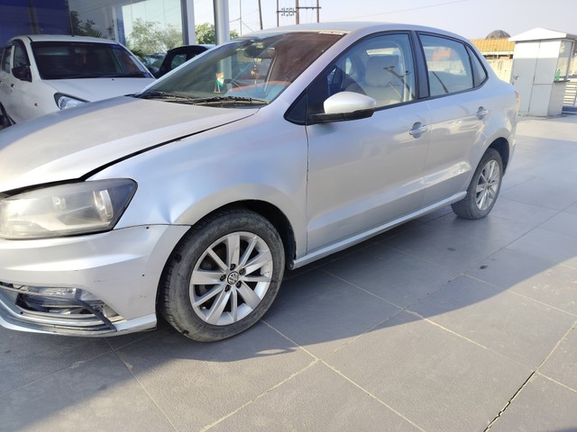 Second-hand 2016 Volkswagen Ameo 1.5 TDI Highline for sale in Etawah-6