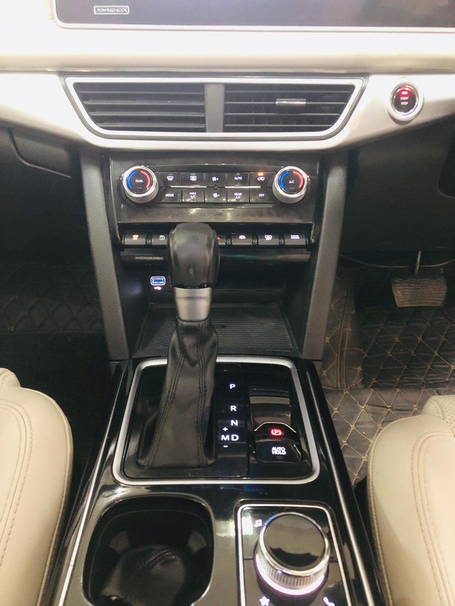 Second-hand 2022 Mahindra XUV700 AX7 Diesel AT BSVI for sale in New Delhi-8