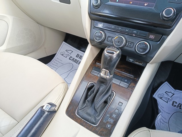 Second-hand 2014 Skoda Octavia Elegance 2.0 TDI AT for sale in Ludhiana-8