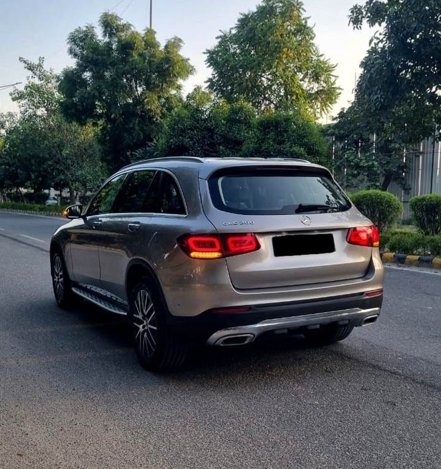 Second-hand 2022 Mercedes-Benz GLC 200 for sale in New Delhi-9