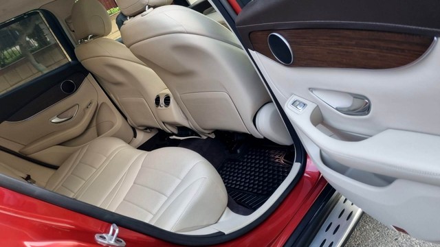 Second-hand 2021 Mercedes-Benz GLC 220d 4MATIC for sale in New Delhi-11