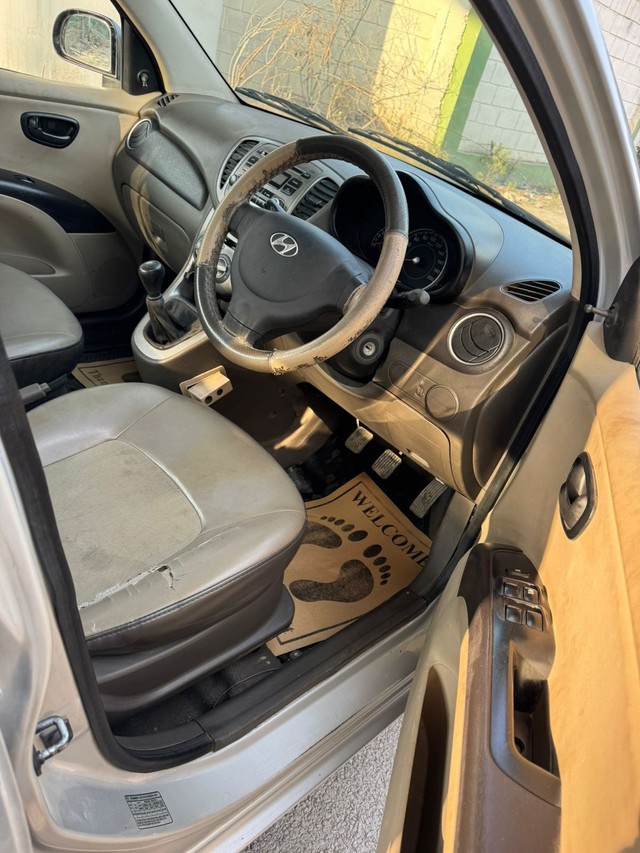 Second-hand 2014 Hyundai i10 Magna for sale in New Delhi-10