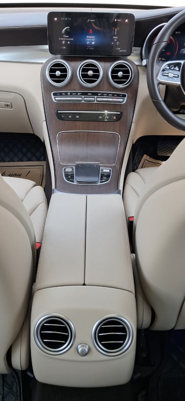 Second-hand 2021 Mercedes-Benz GLC 200 for sale in New Delhi-14