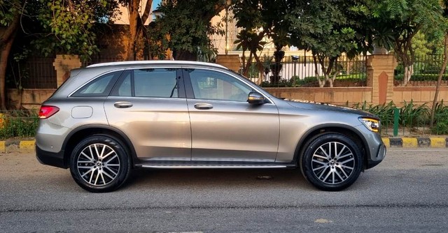 Second-hand 2022 Mercedes-Benz GLC 200 for sale in New Delhi-4