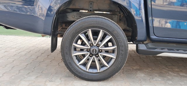 Second-hand 2021 Isuzu V-Cross 4x2 Z AT BSVI for sale in New Delhi-21