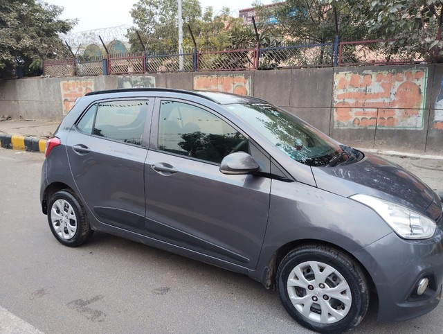 Second-hand 2016 Hyundai Grand i10 Sportz for sale in New Delhi-8