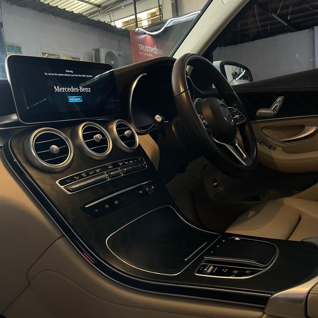 Second-hand 2022 Mercedes-Benz GLC 200 for sale in Jaipur-17