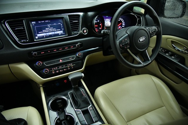 Kia Carnival Prestige 6 STR Second-hand 2020 Kia Carnival Prestige 6 STR for sale in Kolkata-18