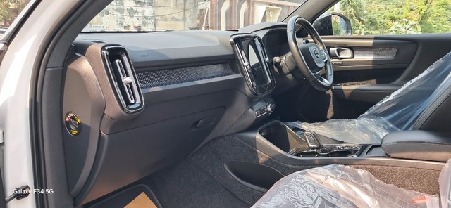 Second-hand 2021 Volvo XC40 T4 R-Design for sale in New Delhi-18