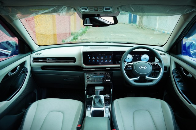 Second-hand 2024 Hyundai Creta SX (O) iVT for sale in Kolkata-8