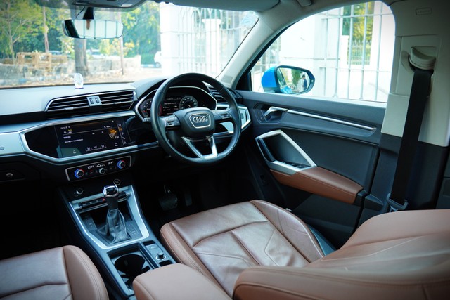 Second-hand 2023 Audi Q3 Sportback 40TFSI Quattro for sale in Kolkata-16