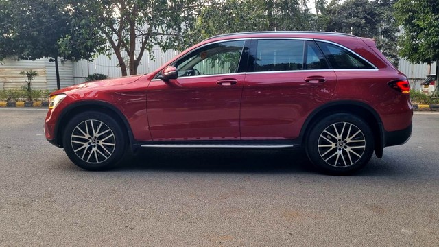 Second-hand 2021 Mercedes-Benz GLC 220d 4MATIC for sale in New Delhi-2