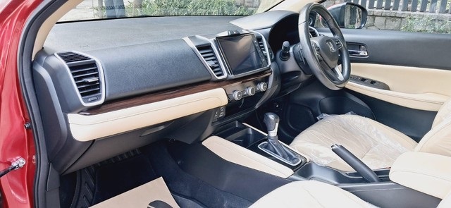 Second-hand 2022 Honda City ZX CVT for sale in New Delhi-13