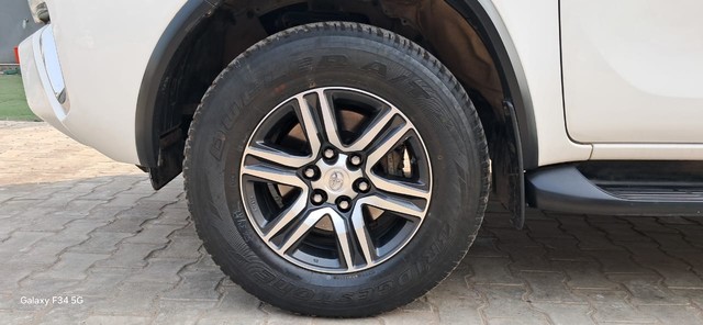 Second-hand 2018 Toyota Fortuner 2.8 2WD AT BSIV for sale in New Delhi-17