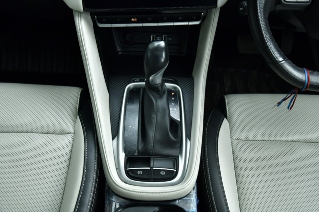 Second-hand 2023 MG Astor Sharp CVT BSVI for sale in Kolkata-22