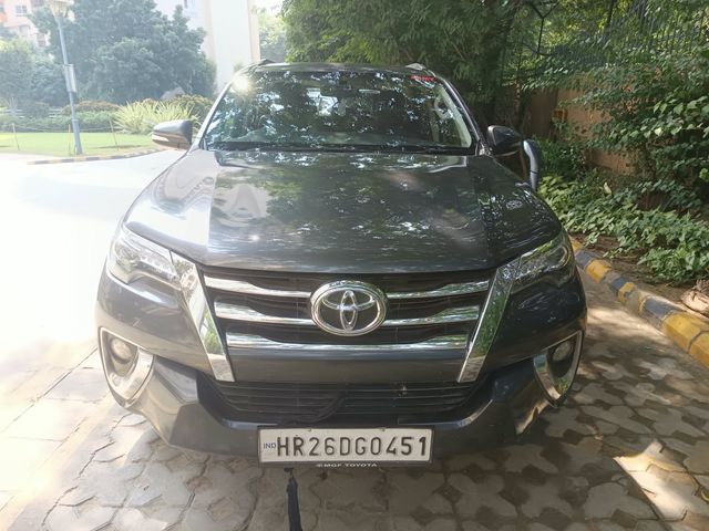 Toyota Fortuner 2.8 4डब्ल्यूडी MT बीएस4 Second-hand 2017 Toyota Fortuner 2.8 4डब्ल्यूडी MT बीएस4 for sale in New Delhi