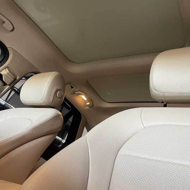 Second-hand 2022 Mercedes-Benz GLC 200 for sale in Jaipur-8