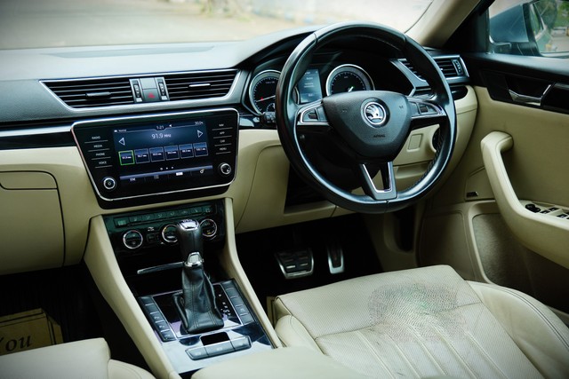 Second-hand 2019 Skoda Superb LK 1.8 TSI AT for sale in Kolkata-10