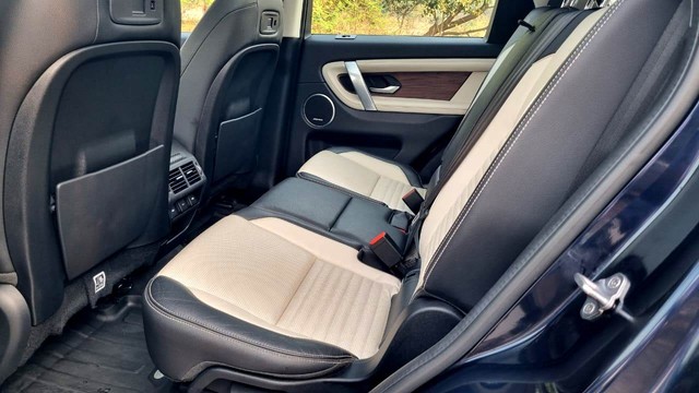 Second-hand 2021 Land Rover Discovery Sport Dynamic SE for sale in New Delhi-14