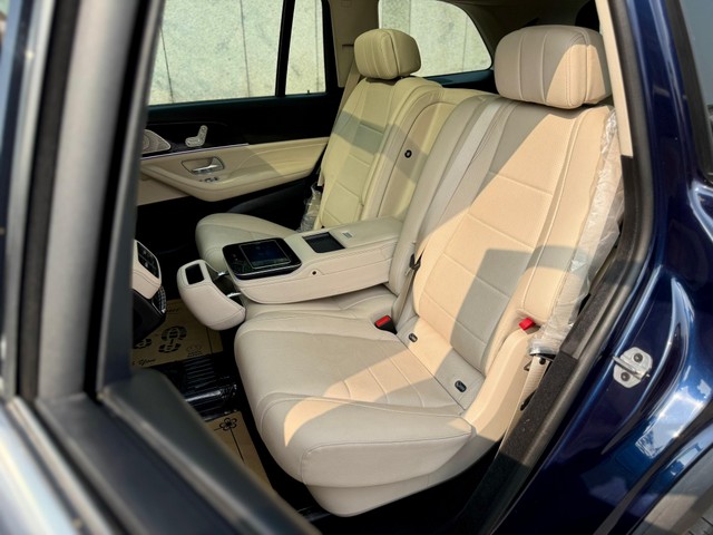 Second-hand 2022 Mercedes-Benz GLS 400d 4MATIC BSVI for sale in New Delhi-18