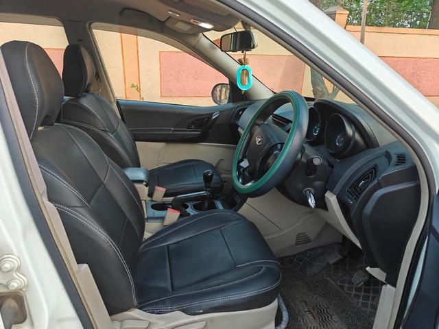 Second-hand 2016 Mahindra XUV500 W4 for sale in Pune-10